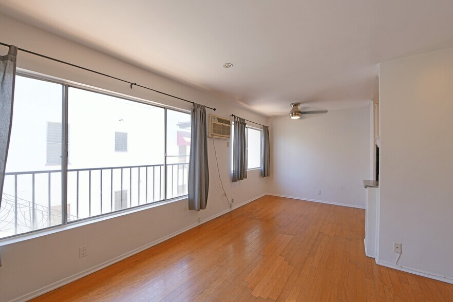 Building Photo - 1436 S Bedford St