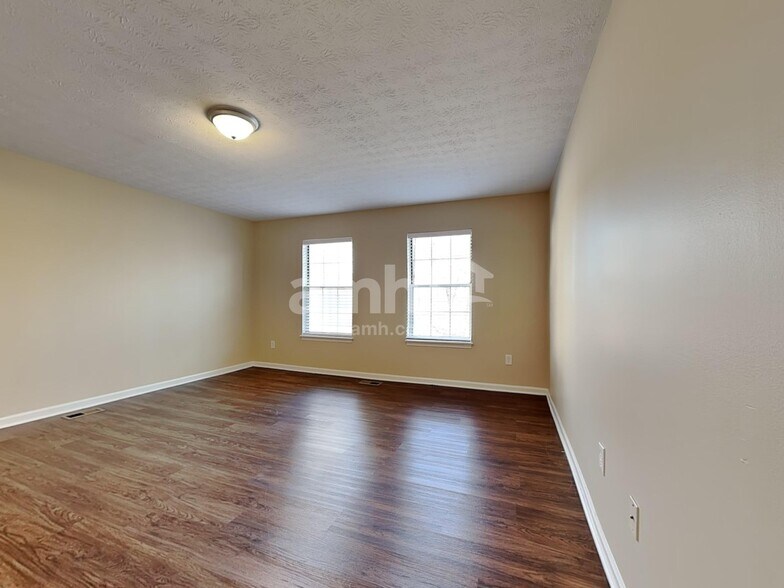 Building Photo - 420 Randy Ln