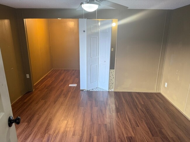 Building Photo - 428 15th St