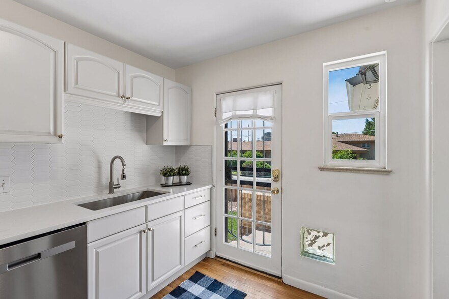 Building Photo - 1600 Winona Ct