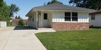 Building Photo - Won't Last Long!