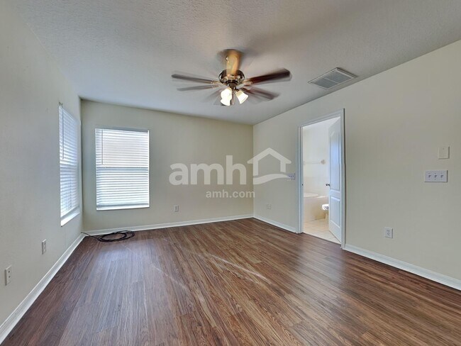 Building Photo - 8431 Deer Chase Dr