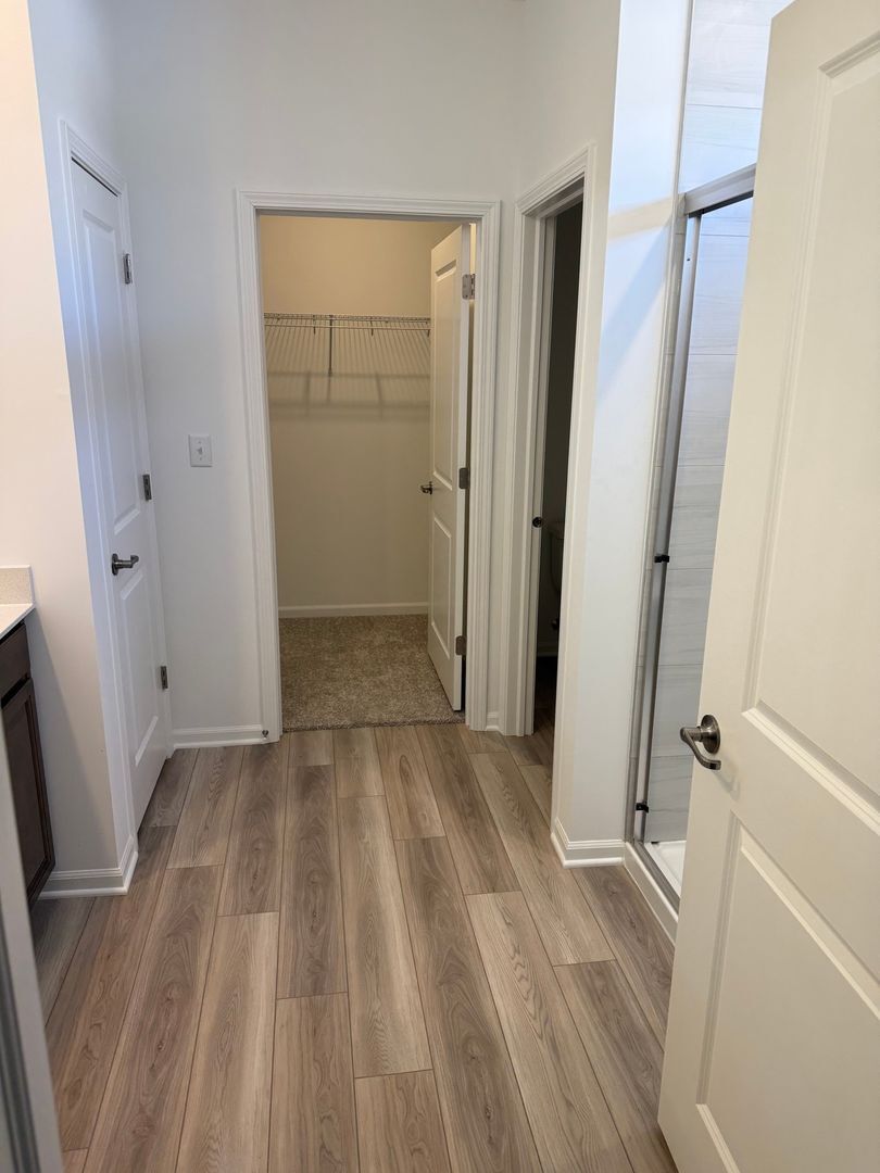 Building Photo - 7603 Honeysuckle Ln