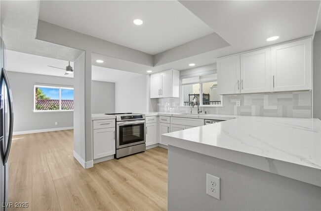 Building Photo - 2736 Crystal Beach Dr
