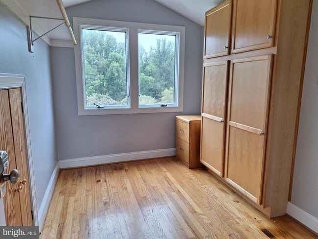 Building Photo - 9078 Knoll Run Ln
