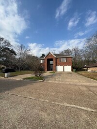 Building Photo - 201 Pebble Springs Ln