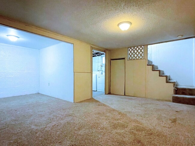 Building Photo - One Bedroom House with basement