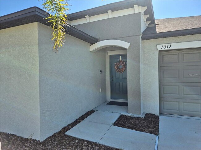 Building Photo - 7033 King Crk Dr