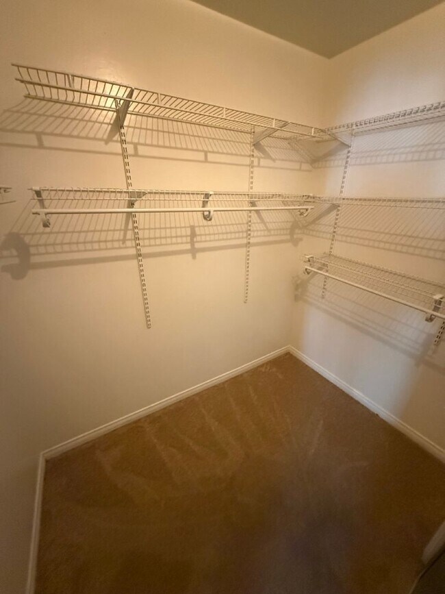 Building Photo - Charming 3-Bedroom Home in Southwest Bakersfield