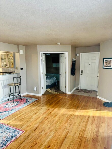 Building Photo - 13762 E Lehigh Ave