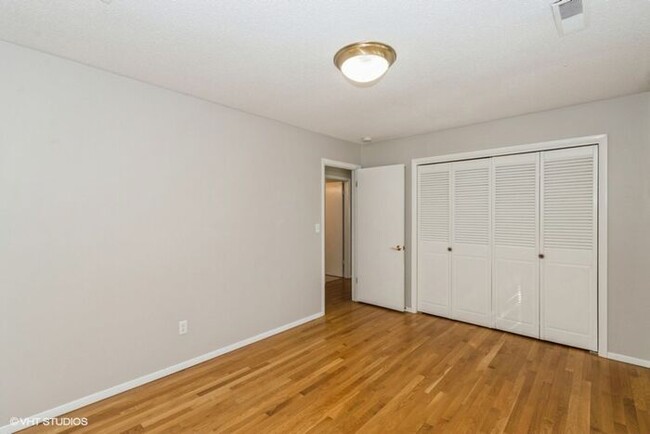 Building Photo - $3,000 | 5 Bedroom, 2.5 Bathroom House | N...