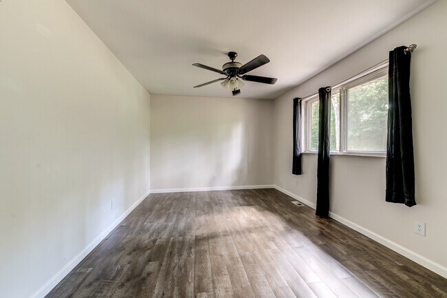 Building Photo - 7211 Wayles Dr