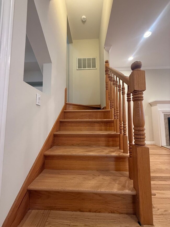 Building Photo - 3 Bed/2Bath Ready to Move In