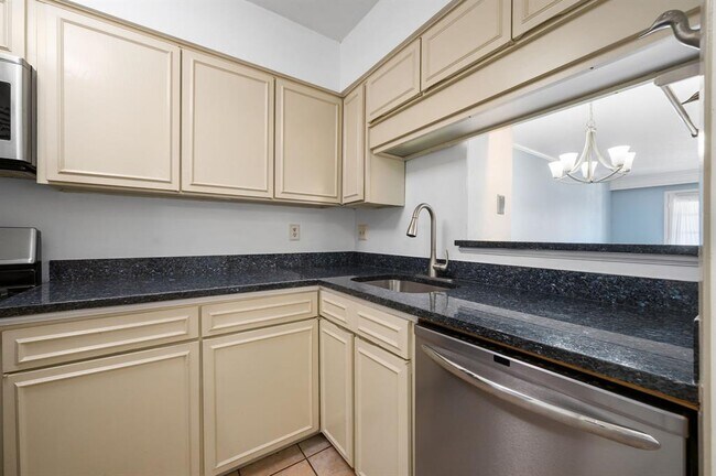 Building Photo - 7920 Rockwood Ln