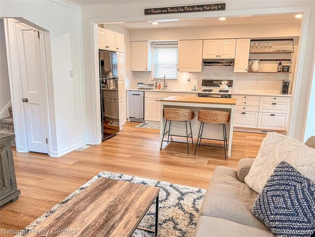 Building Photo - 2108 N Wilson Ave