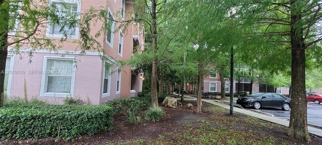 Building Photo - 6824 W Sample Rd