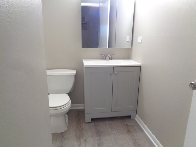 Building Photo - 9437 86th Ct