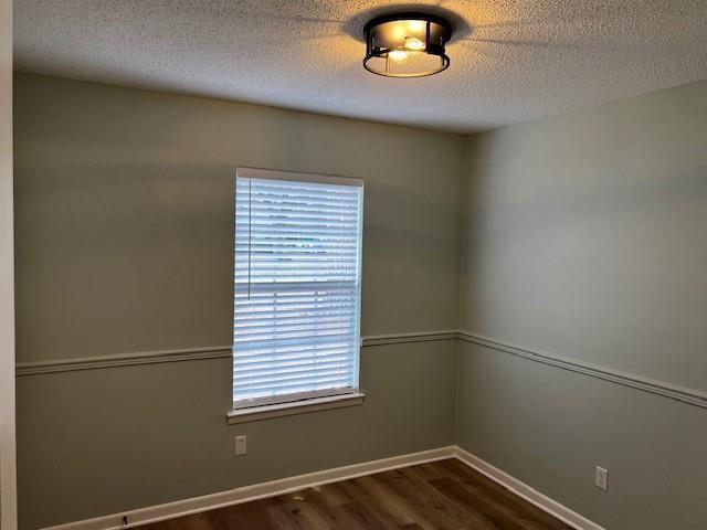 Building Photo - 2056 Mesa Dr