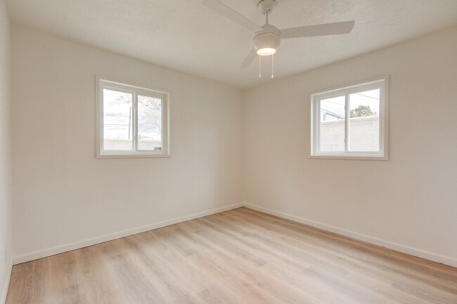 Building Photo - 7601 Hannett Ave NE