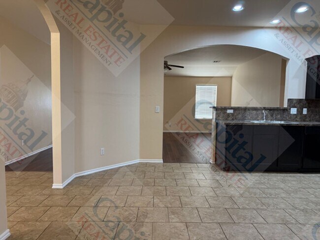Building Photo - 9604 Ella Ln
