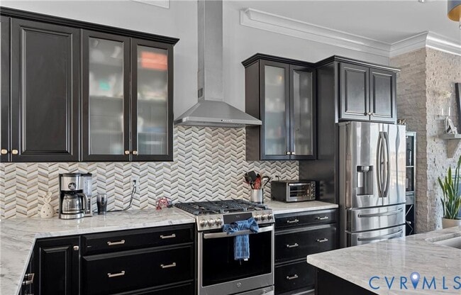 Building Photo - 444 W 6th St