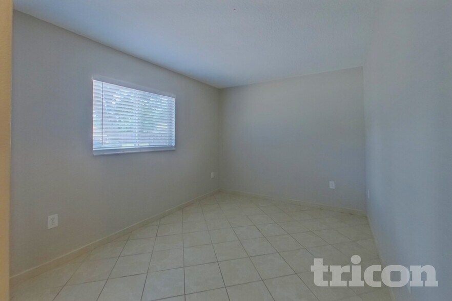 Building Photo - 505 22nd Terrace E