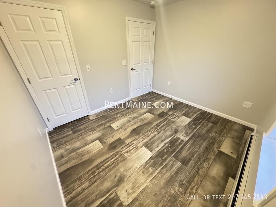 Building Photo - 208 Rocky Rdg Dr