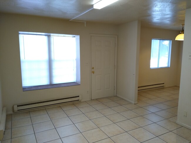 Building Photo - 171 College Way