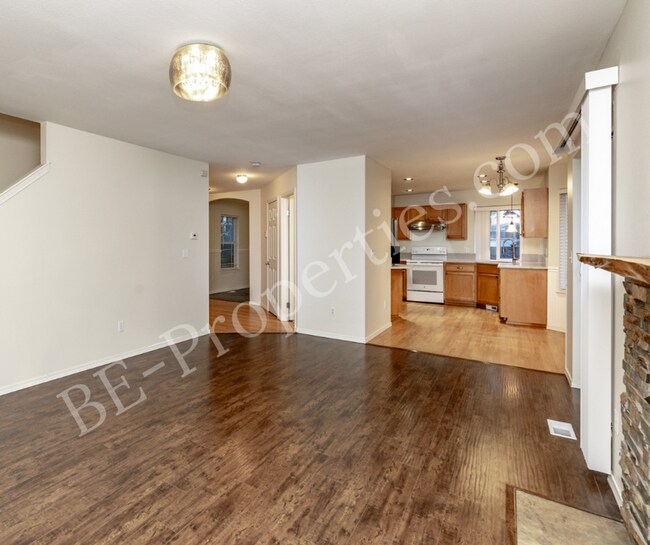 Building Photo - Puyallup Home