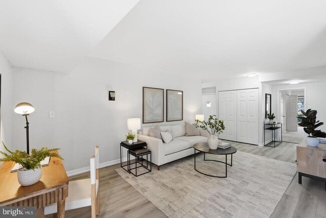 Building Photo - 5250 Valley Forge Dr