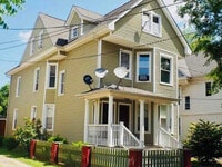 Building Photo - 879 Elm St