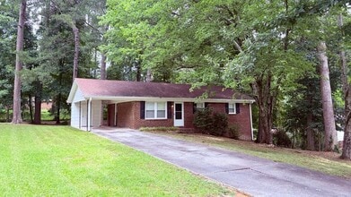 Building Photo - Lithia Springs 3 Bed-1 Bath Stepless Ranch, Private Lot, Carport