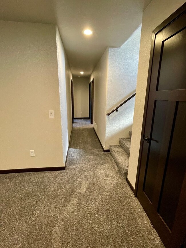 Building Photo - * GAME-CHANGING-MOVE-IN-SPECIAL * 4 Bedroom, 3 Bathroom with Office for Rent