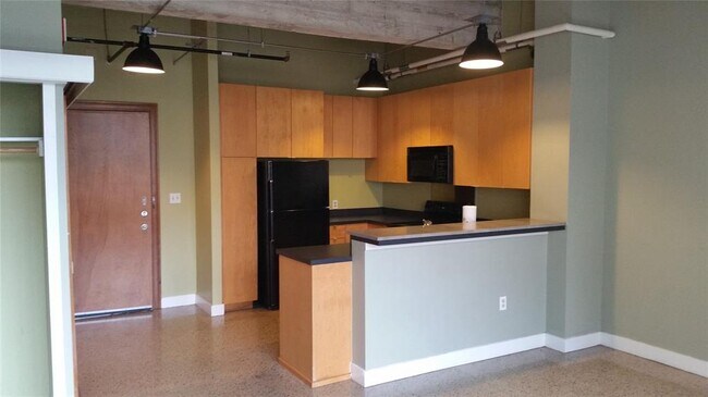 Building Photo - 710 Colorado St