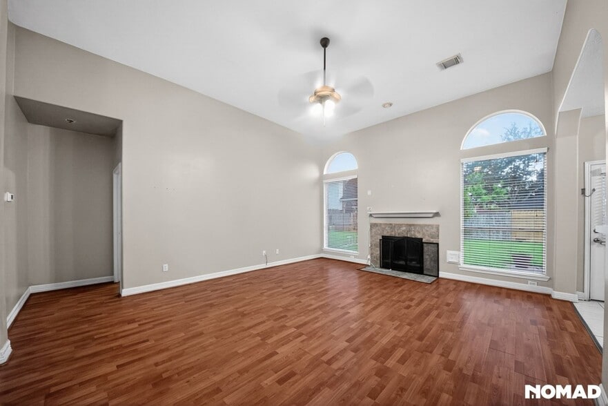 Building Photo - 1811 Quiet Hollow Dr