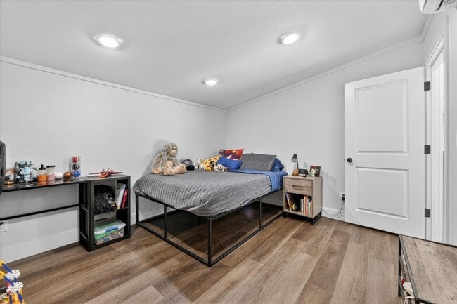 Building Photo - 9082 Wolf Run