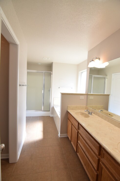 Building Photo - 3501 Salt Fork Dr