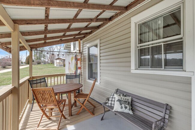 Building Photo - 177 Hoots Dr