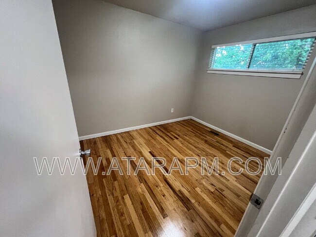 Building Photo - 650 N 300 W