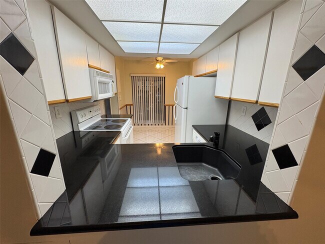 Building Photo - 2059 SW 15th St