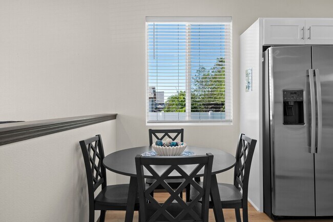 Building Photo - NEWLY RENOVATED 2 BEDROOM HOME.