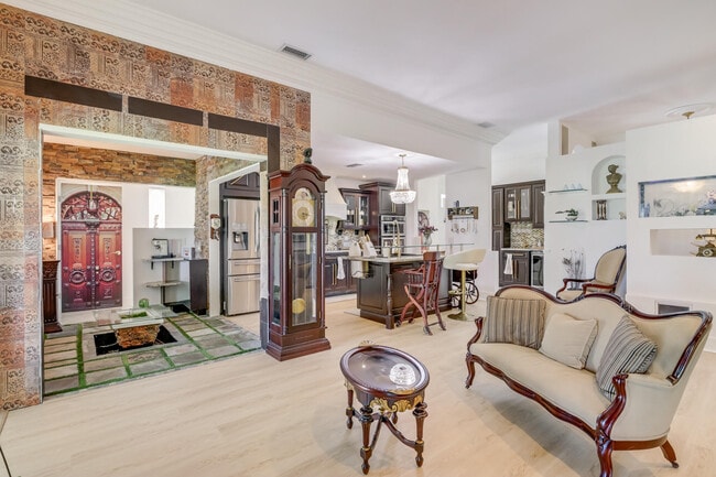 Building Photo - 6590 Fountains Cir