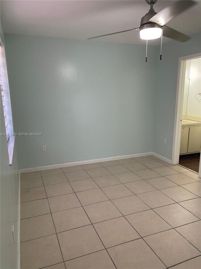 Building Photo - 6821 SW 129th Ave