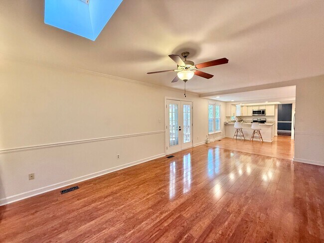 Building Photo - Recently Remodeled 4BD, 2.5BA North Raleig...
