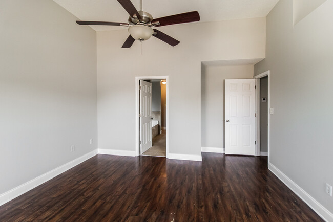 Building Photo - Inviting 3-Bedroom Home