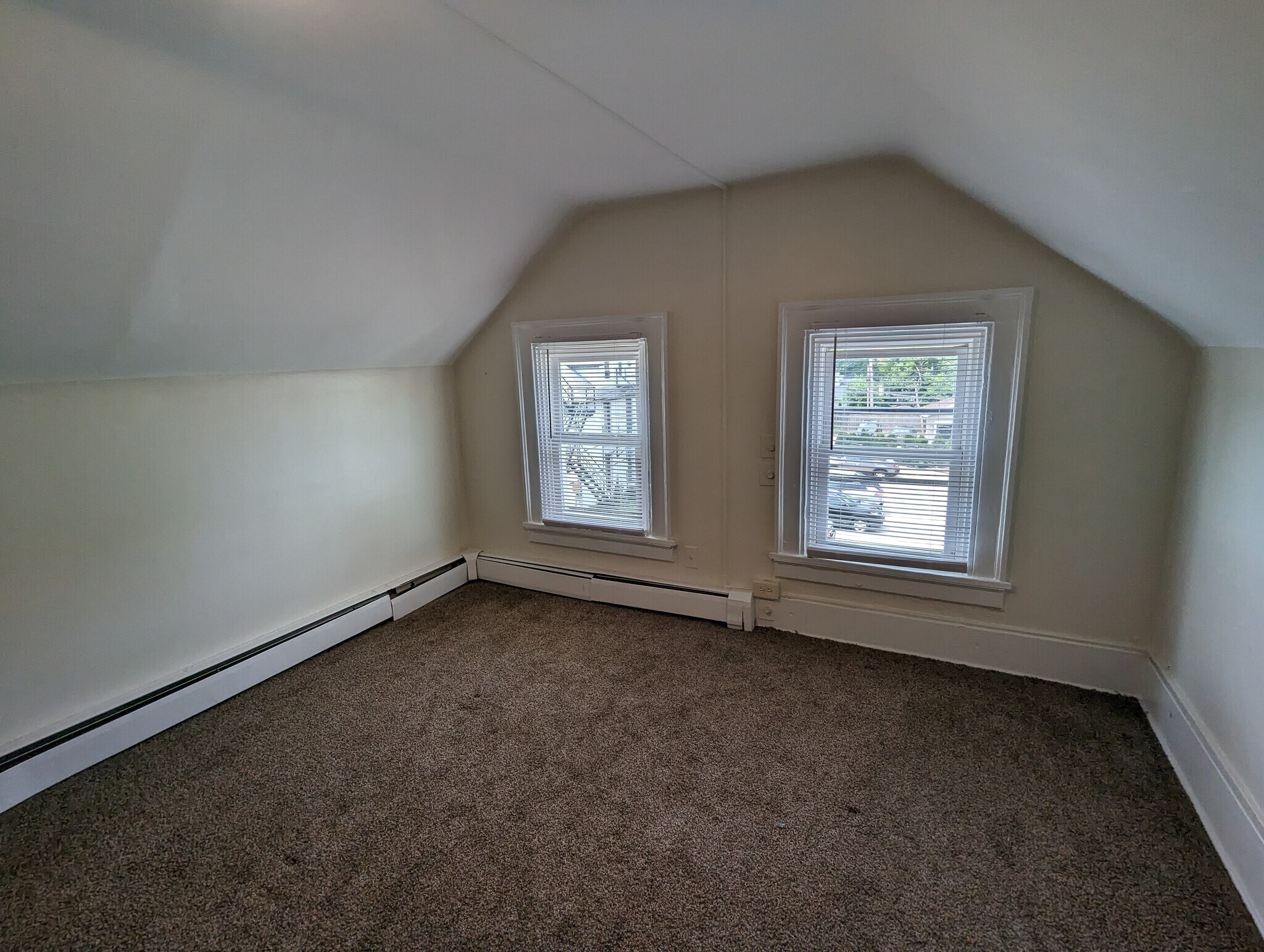 Building Photo - 608 Elmwood Ave