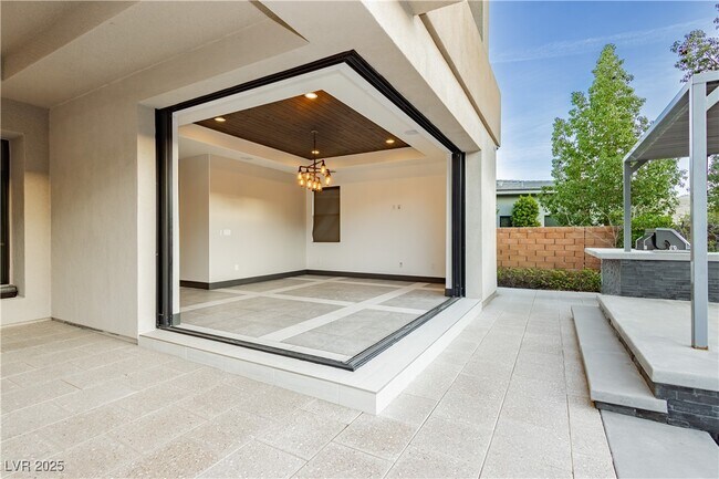 Building Photo - 94 Glade Hollow Dr