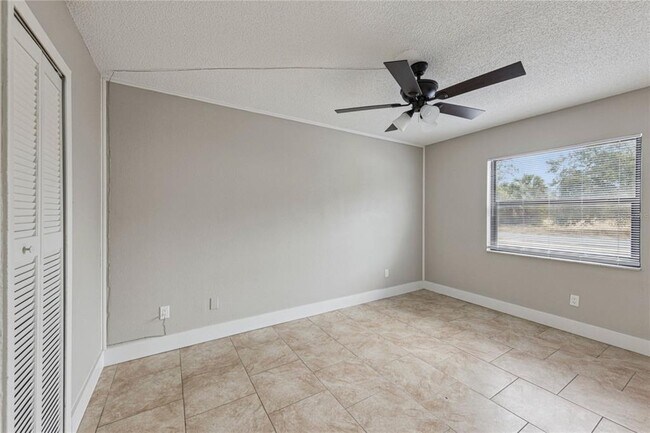 Building Photo - 46 N Fairfax Ave