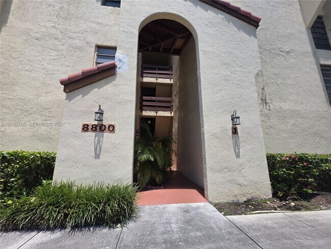 Building Photo - 8800 SW 123rd Ct
