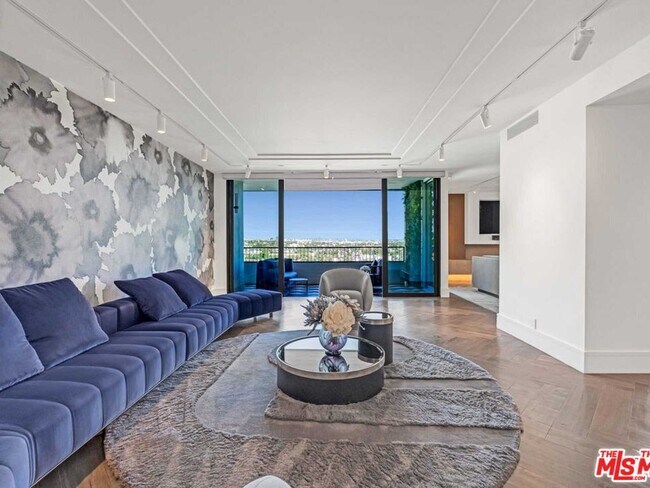 Building Photo - 1100 Alta Loma Rd